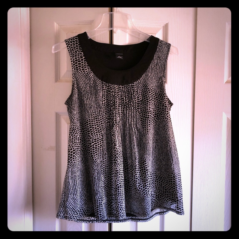 SALE!! 5/$20 - Black polka dot flowy tank